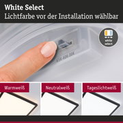 Finger stellt Lichtfarbe bei LED-Leuchte ein mit wählbaren Weißtönen Warmweiß, Neutralweiß, Tageslichtweiß