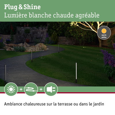 Lampes de jardin LED noires avec lumière blanche chaude le long d'un chemin pour terrasse et jardin