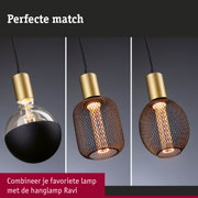 Drie moderne hanglampen met goudkleurig metaal en zwart draadgaas voor stijlvolle binnenverlichting