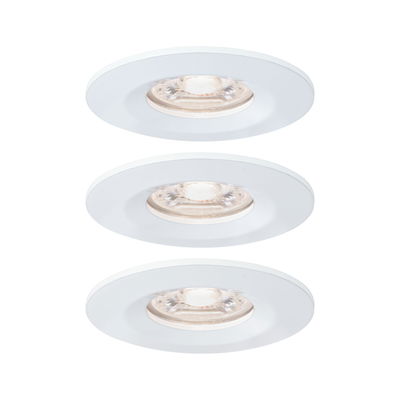 Drei weiße Einbaustrahler aus Metall mit warmweißem LED-Licht für moderne Raumbeleuchtung