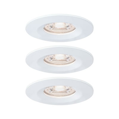 Drei weiße Einbaustrahler aus Metall mit warmweißem LED-Licht für moderne Raumbeleuchtung