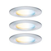 Trois spots encastrés LED ronds en aluminium brossé avec lumière blanc chaud et froid.