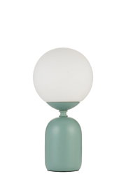 Moderne tafellamp met matte groene metalen voet en witte glazen kap voor sfeervolle verlichting
