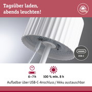 Weißer LED-Akku-Strahler mit USB-C-Ladeanschluss und austauschbarem Akku für flexible Beleuchtung