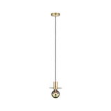 Suspension en laiton avec câble noir et ampoule dorée, parfaite pour un éclairage intérieur moderne