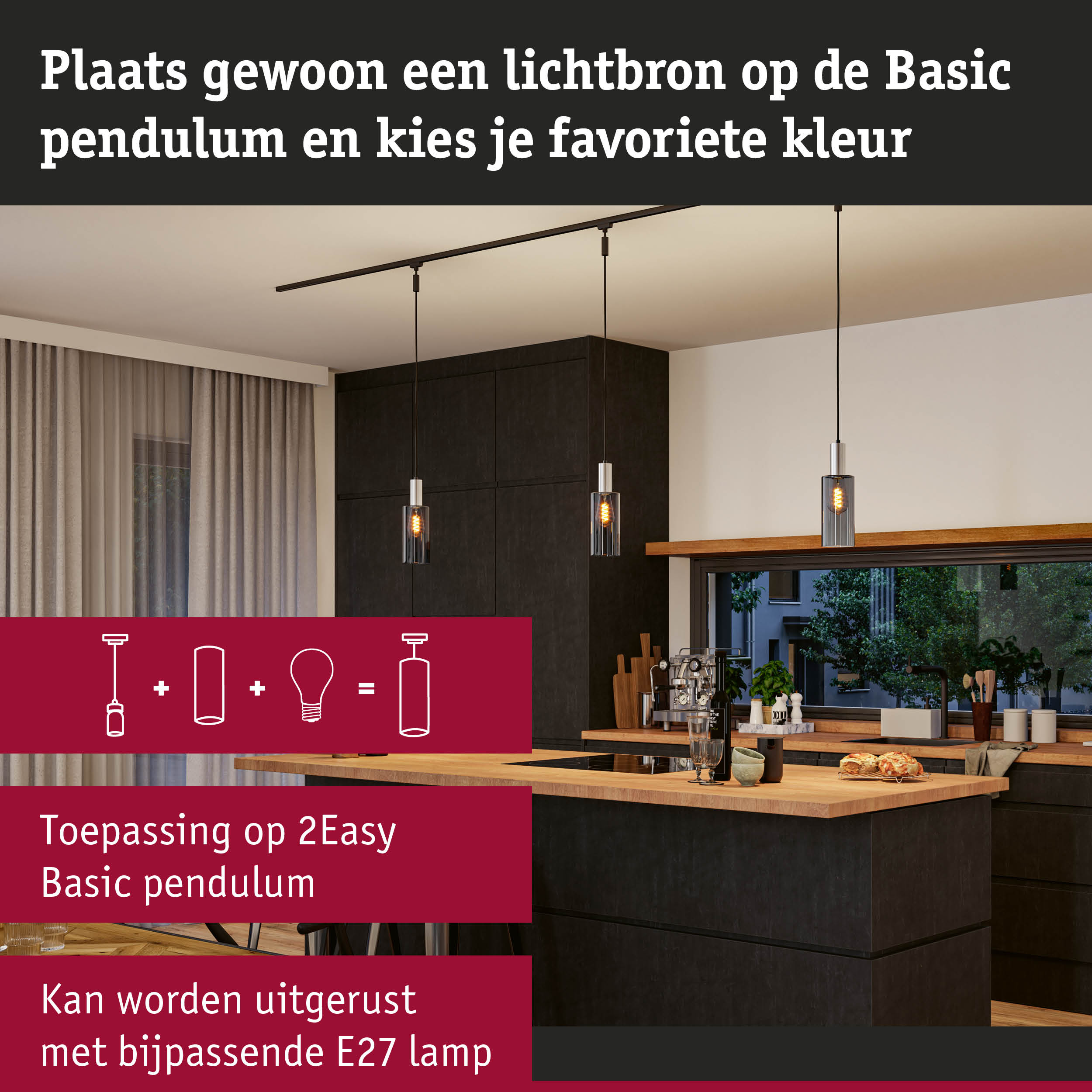 Moderne hanglampen met zwarte kabel en glazen kap in keuken met houten werkblad