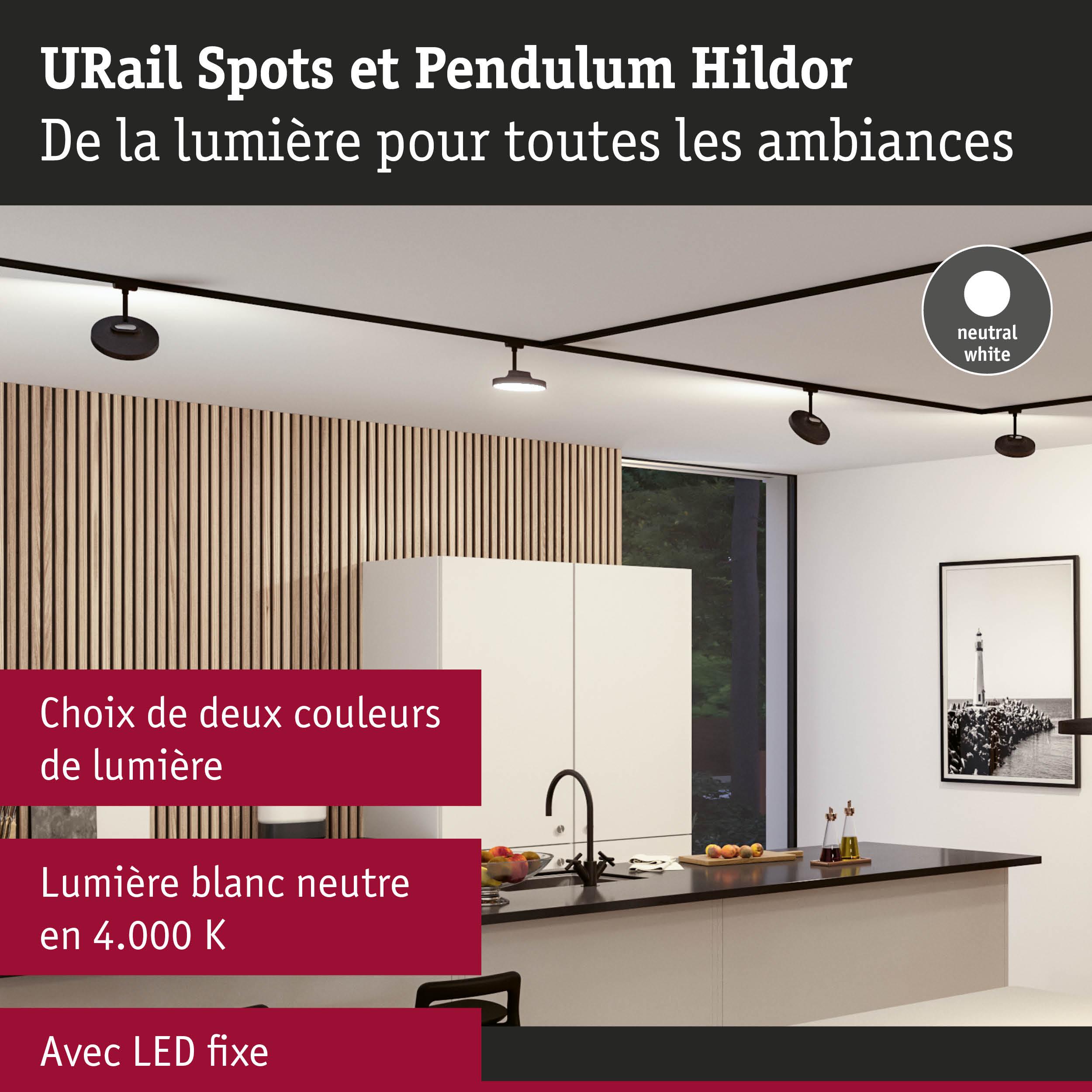 Spots LED URail noirs avec lumière blanc neutre 4000K dans cuisine claire avec panneaux en bois