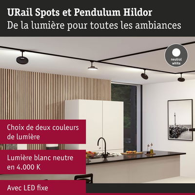 Spots LED URail noirs avec lumière blanc neutre 4000K dans cuisine claire avec panneaux en bois