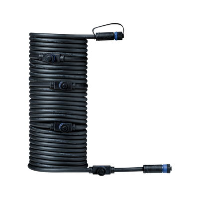 Câble d'extension noir avec connecteurs en matériau robuste pour connexion électrique flexible