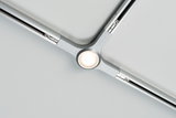Plafonnier LED argenté moderne à trois bras avec point lumineux central pour espaces de vie