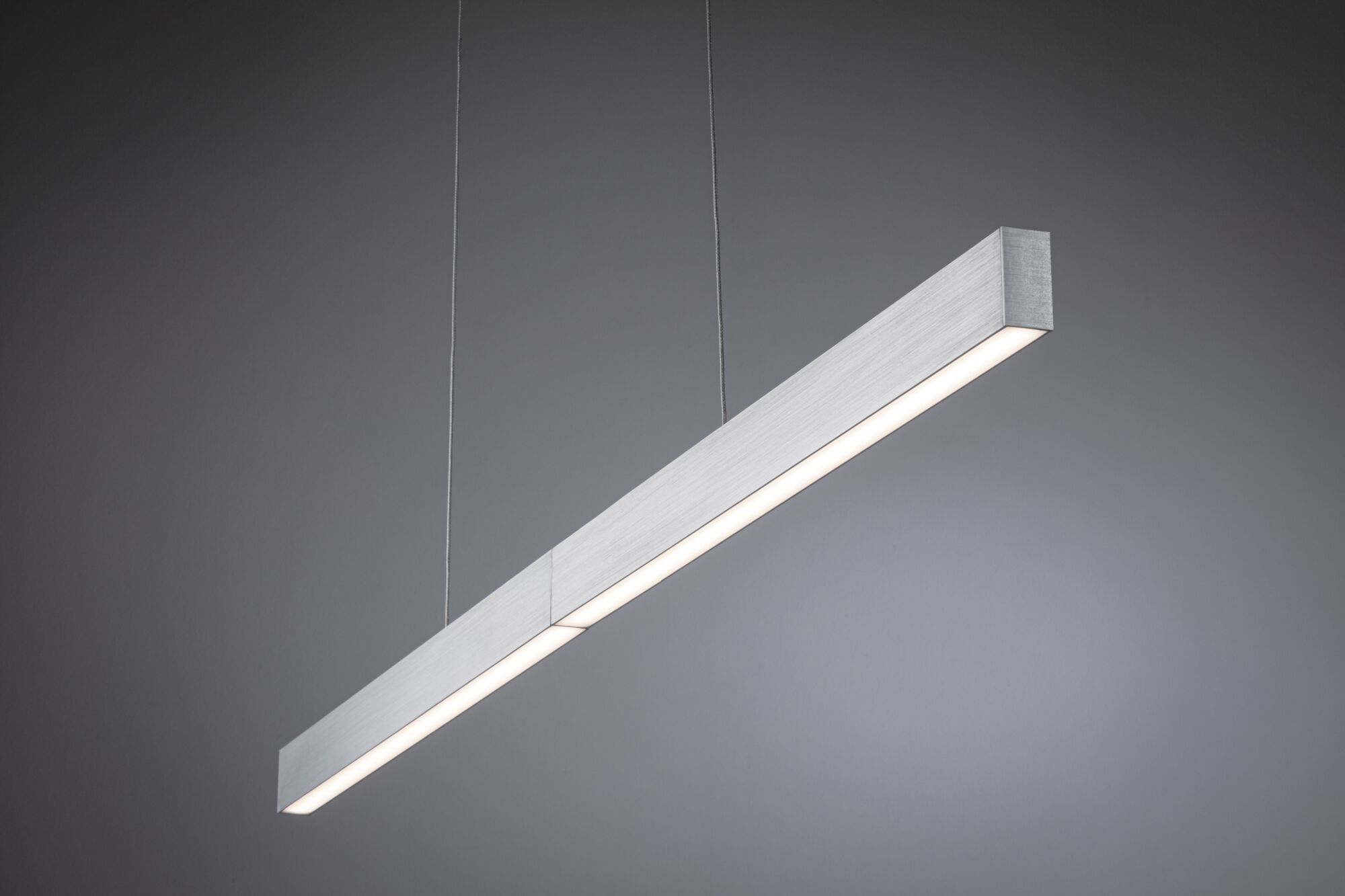 Moderne LED-hanglamp van geborsteld aluminium in zilver voor stijlvolle binnenverlichting