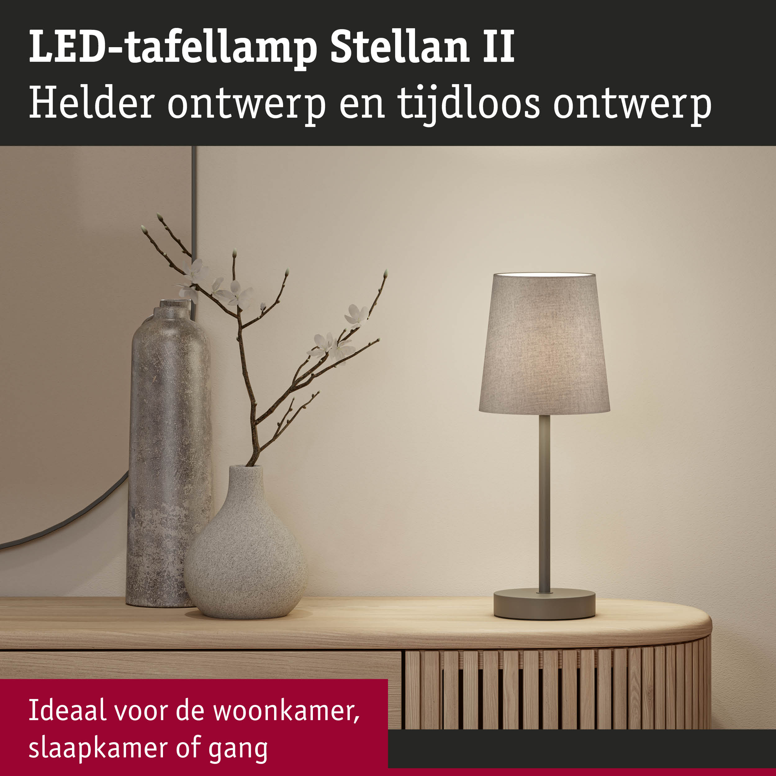 Grijze LED-tafellamp Stellan II met stoffen kap op houten dressoir, moderne woonverlichting