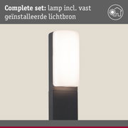Moderne zwarte buitenwandlamp met witte diffuser voor tuinverlichting en buitengebruik