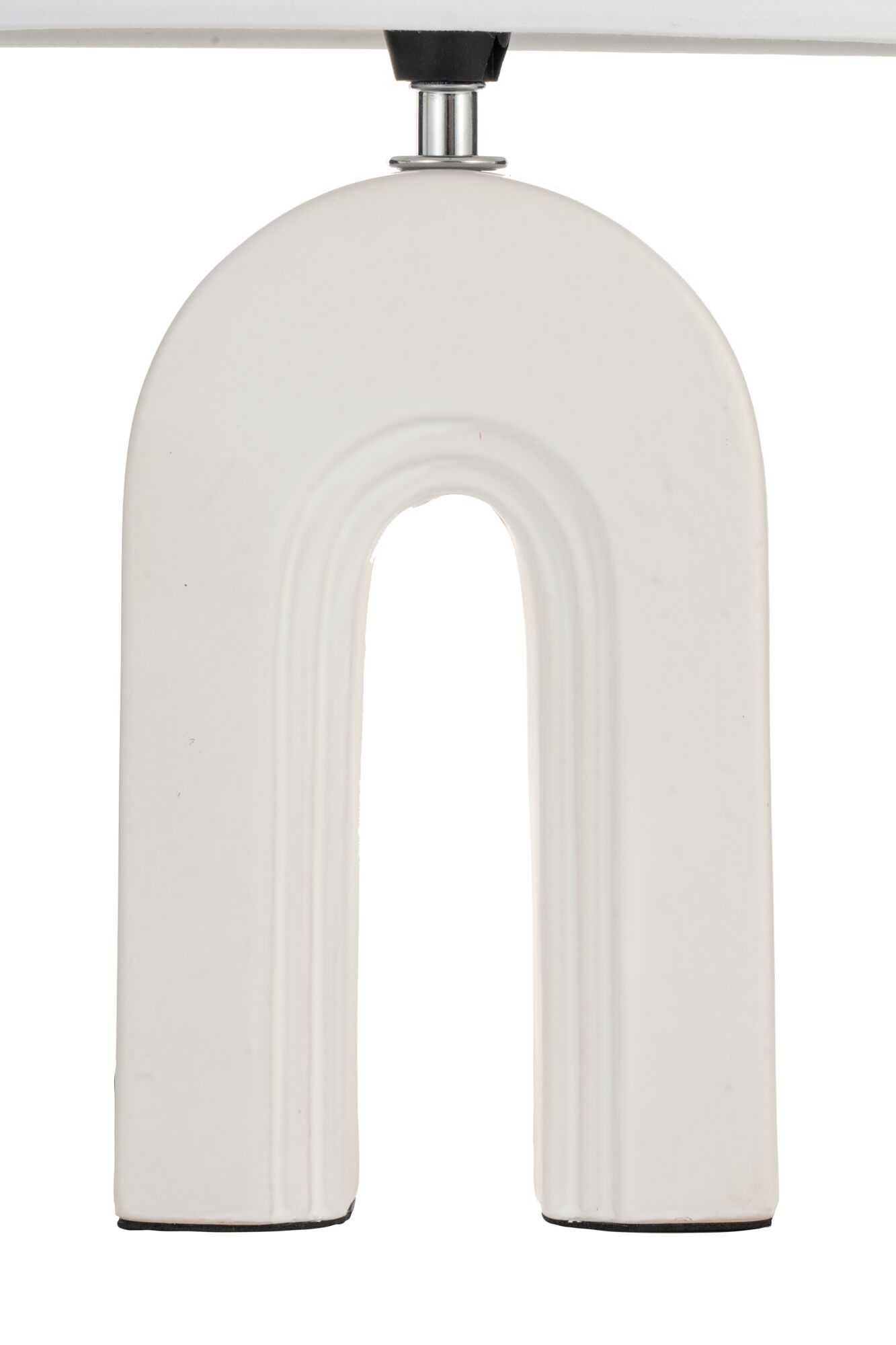 Witte keramische boog met metalen bevestiging, decoratief designobject voor moderne interieurs