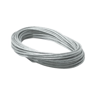 Opgerold zilverkleurig stalen kabel voor verlichtingssystemen, duurzaam materiaal voor veilige montage.