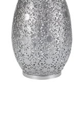 Silberfarbener Metall-Lampenschirm mit filigranem Ornamentmuster für dekorative Beleuchtung