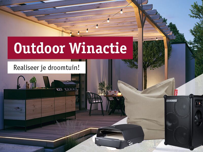 Buitentuin met houten pergola, lichtsnoer, grillkeuken en loungemeubilair voor ontspannen avonden