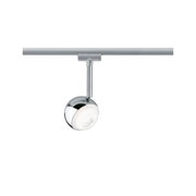 Moderne chromen LED-spot met ronde lamp aan railsysteem voor flexibele verlichting