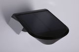 Zwarte solar lamp met kunststof behuizing en wandmontage voor energiezuinige buitenverlichting