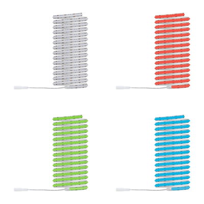 Vier LED-lichtstrips in wit, rood, groen en blauw met aansluitkabel voor veelzijdige verlichting.