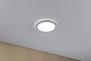Runde LED-Deckenleuchte mit weißem Diffusor und silbernem Rahmen für modernes Raumlicht