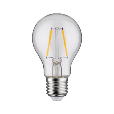 Klassische LED-Glühbirne mit transparentem Glas und silberner Fassung für energiesparende Beleuchtung