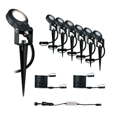 Set mit sechs schwarzen LED-Gartenstrahlern mit Erdspießen und Anschlusskabeln für Außenbeleuchtung.