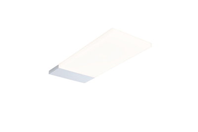 Rektangulært loftlys med hvid diffusor og sølvfarvet aluminiumsramme til moderne belysning