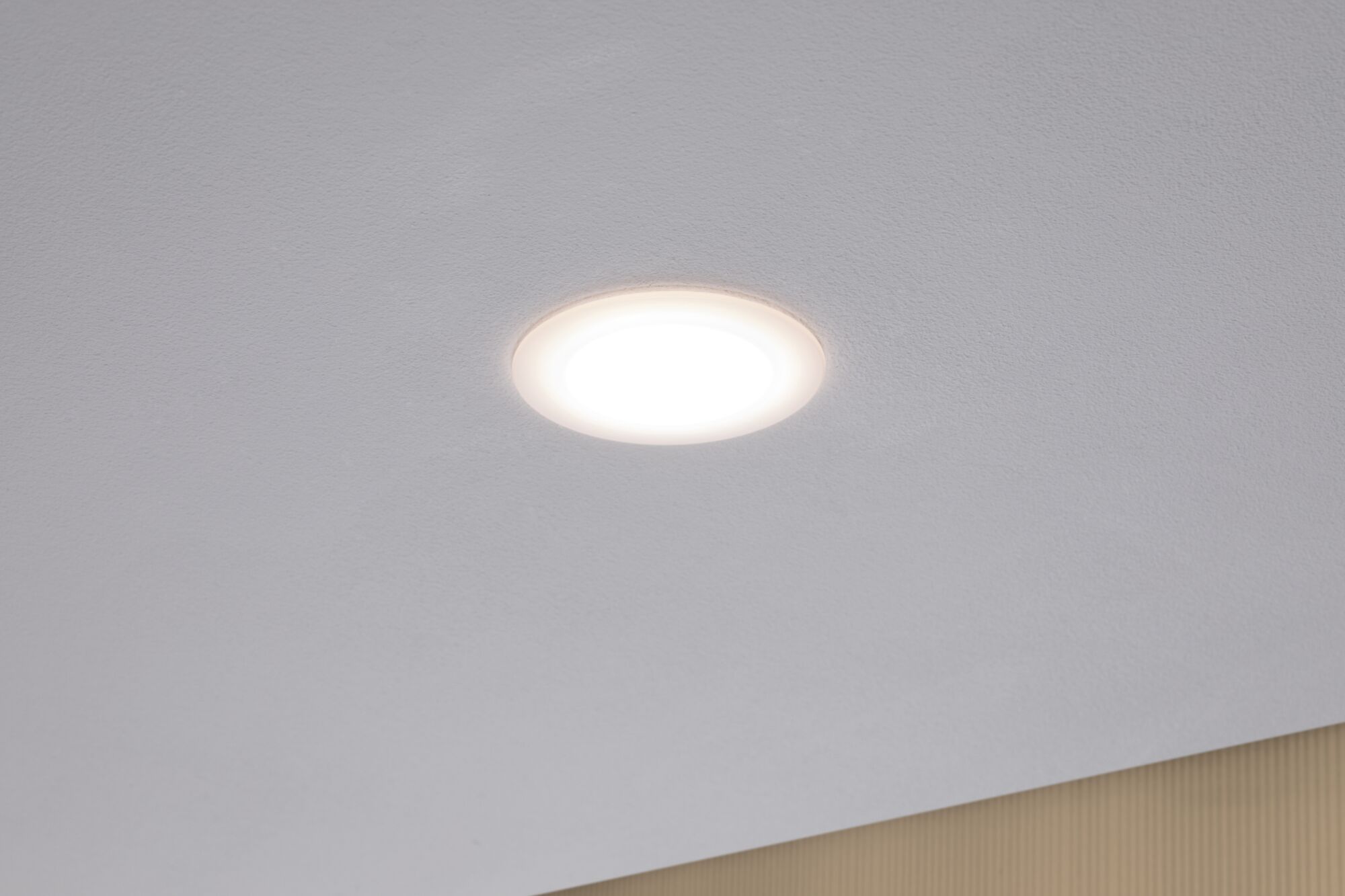 Plafonnier LED encastré rond blanc avec lumière blanc chaud pour éclairage intérieur
