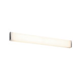 Schlanke LED-Wandleuchte mit opalem Glas und Chromenden für modernes Wohnambiente