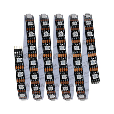 Schwarzes LED-Lichtband mit weißen LEDs und Kupferkontakten für flexible Beleuchtungslösungen.