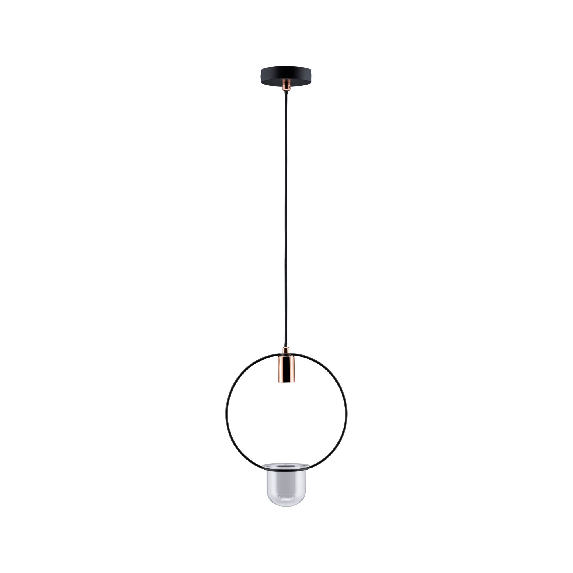 Moderne hanglamp met zwarte metalen ring, koperen detail en transparante glazen kap voor binnenverlichting