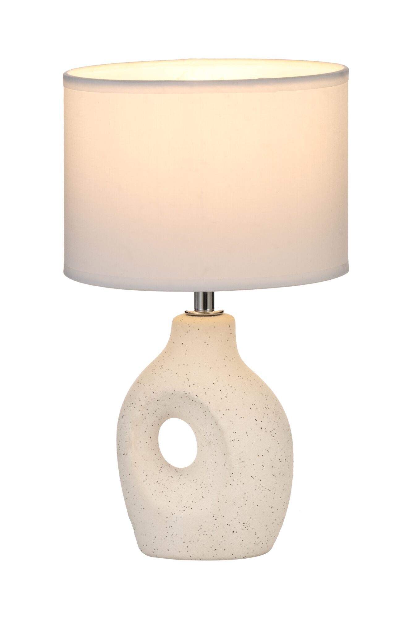 Bordlampe med cremefarvet keramisk fod og hvid stofskærm til hyggelig belysning