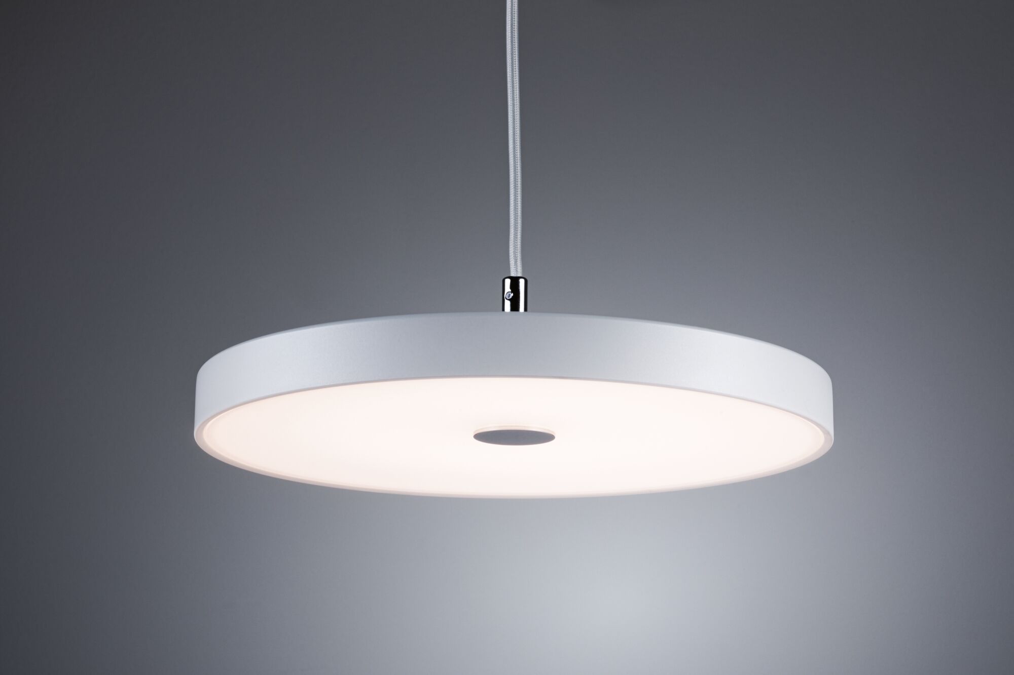 Ronde witte metalen LED-hanglamp met diffuse lichtoppervlak voor moderne binnenverlichting