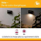 Applique murale extérieure noire solaire avec batterie 12h et charge solaire 8h sur mur blanc