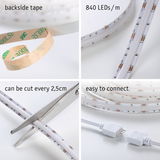 Hvid LED-strip med 840 LEDs/m, selvklæbende, kan klippes hver 2,5 cm, nem at forbinde