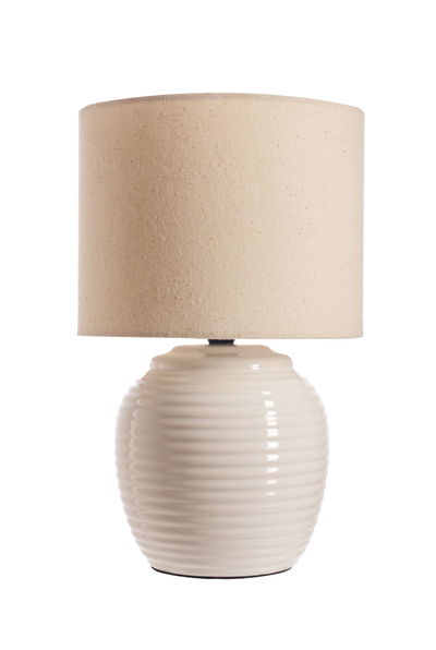 Beige tafellamp met geribbelde keramische voet en stoffen kap, decoratieve woonverlichting