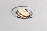 Ronde inbouwspot met chromen metalen frame in wit plafond voor accentverlichting