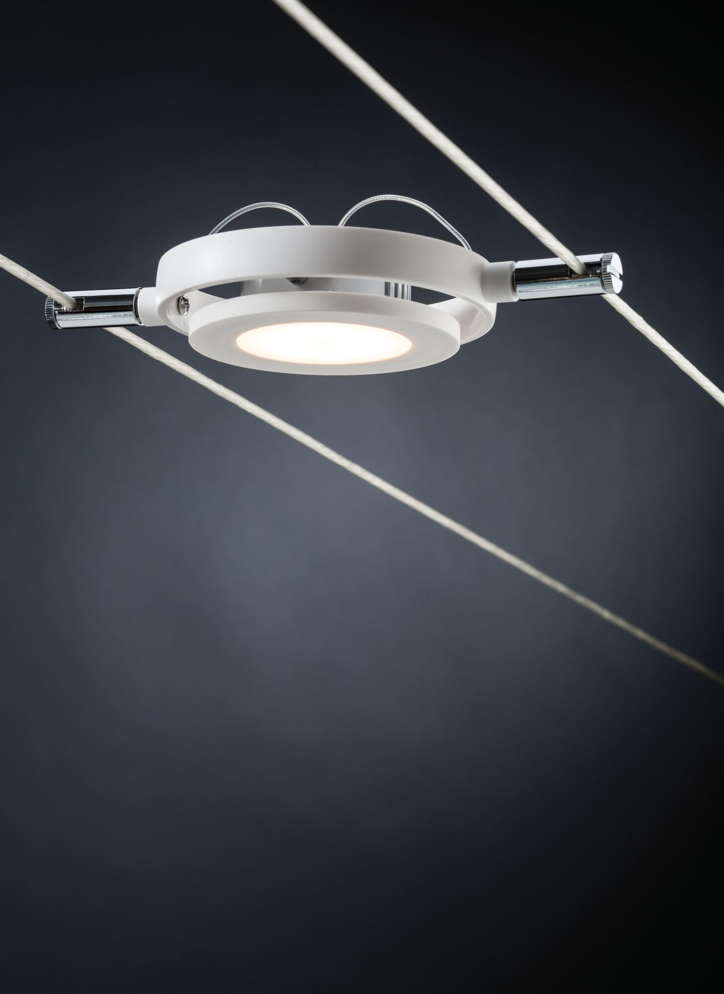 Spot LED câble en métal blanc avec lumière blanc chaud pour systèmes d'éclairage modernes