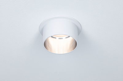 Runder weißer Einbaustrahler aus Metall mit warmweißem Licht für moderne Innenbeleuchtung