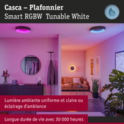 Plafonnier Casca Smart RGBW avec blanc réglable et éclairage d'ambiance coloré dans un salon moderne