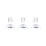 Trois spots encastrés blancs avec couvercles amovibles en plastique pour éclairage LED.
