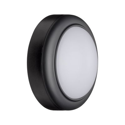 Runde LED-Deckenleuchte mit schwarzem Gehäuse und weißem Diffusor für moderne Innenbeleuchtung