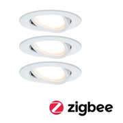 Tre hvide LED-indbygningsspots med justerbare hoveder og Zigbee smart belysningsfunktion.