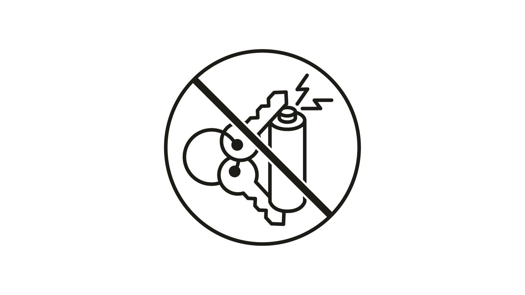 Sikkerhedspiktogram viser forbud mod kortslutning af batteri med nøgler.