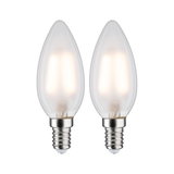 Zwei matte LED-Kerzenlampen mit E14-Fassung und warmweißem Licht für energiesparende Beleuchtung