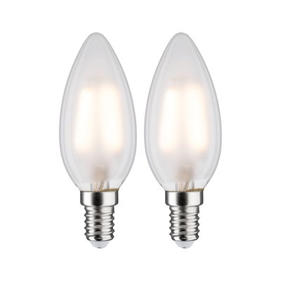 Zwei matte LED-Kerzenlampen mit E14-Fassung und warmweißem Licht für energiesparende Beleuchtung