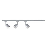 Trois spots LED métalliques argentés sur rail pour éclairage intérieur moderne