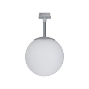 Rund loftlampe med hvidt glas og sølv metalbeslag til moderne indendørs belysning