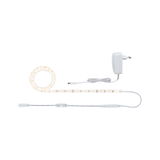 Bande LED blanche avec adaptateur secteur et télécommande pour éclairage polyvalent.